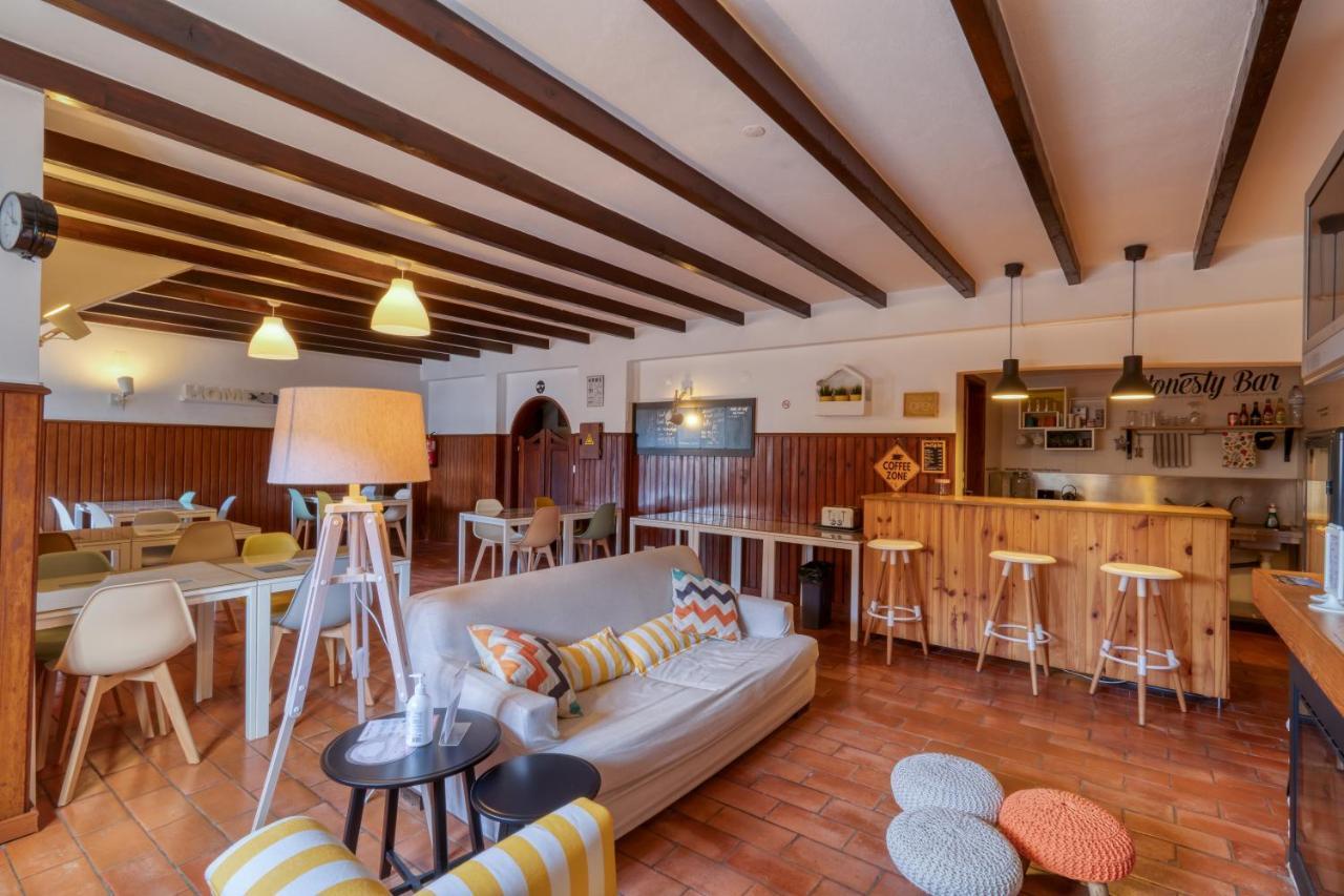 Homemoel Local Accomodation Al São Pedro de Muel Exteriér fotografie