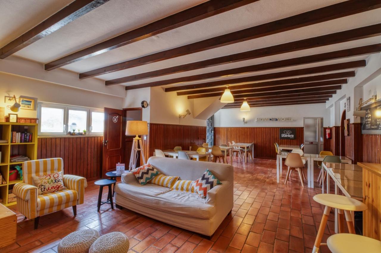 Homemoel Local Accomodation Al São Pedro de Muel Exteriér fotografie