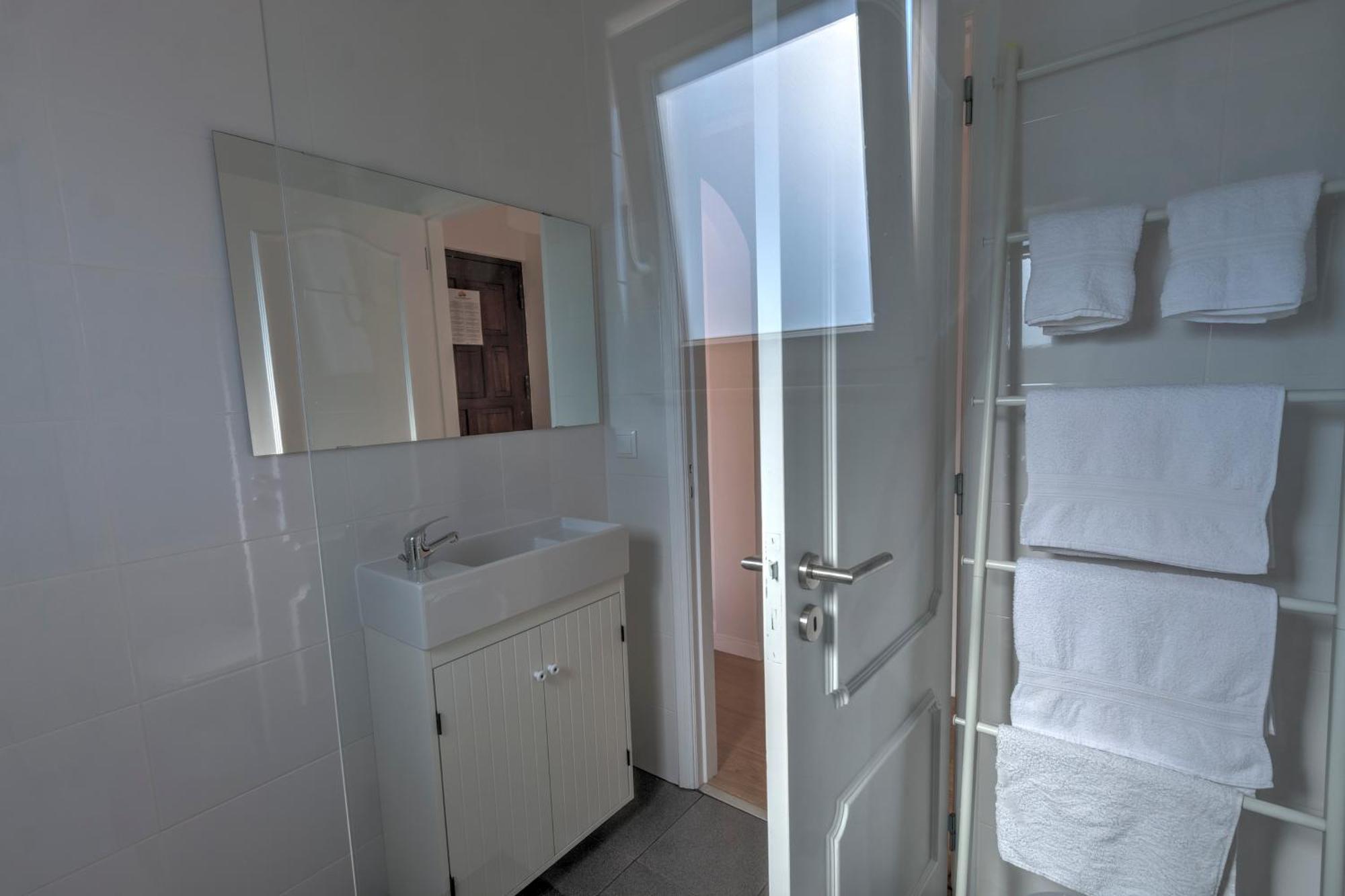 Homemoel Local Accomodation Al São Pedro de Muel Pokoj fotografie
