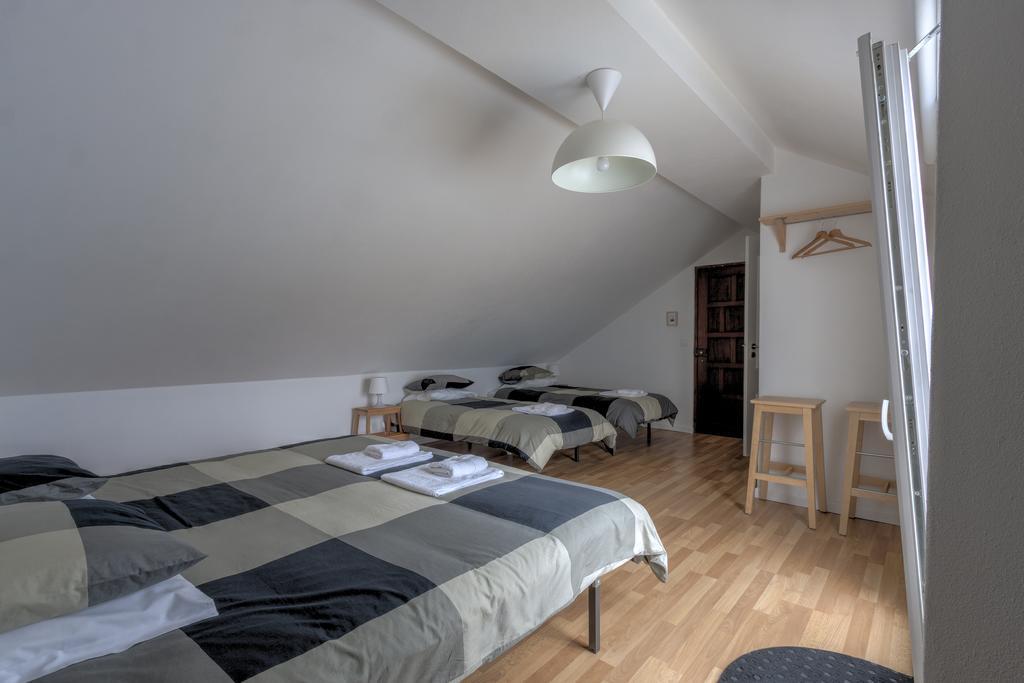 Homemoel Local Accomodation Al São Pedro de Muel Pokoj fotografie