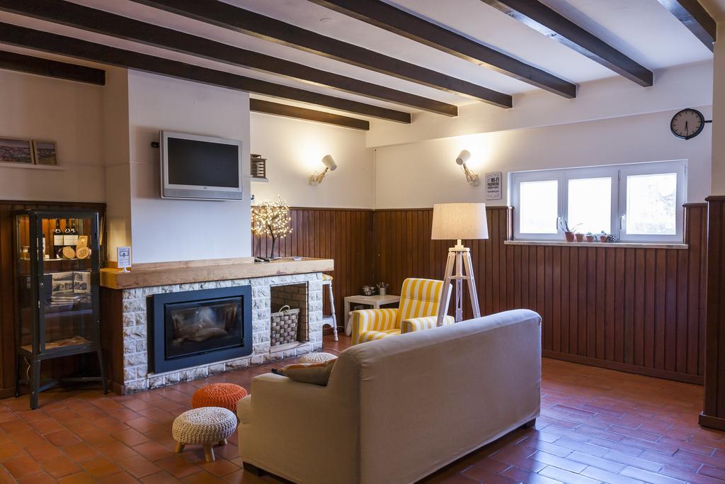 Homemoel Local Accomodation Al São Pedro de Muel Exteriér fotografie